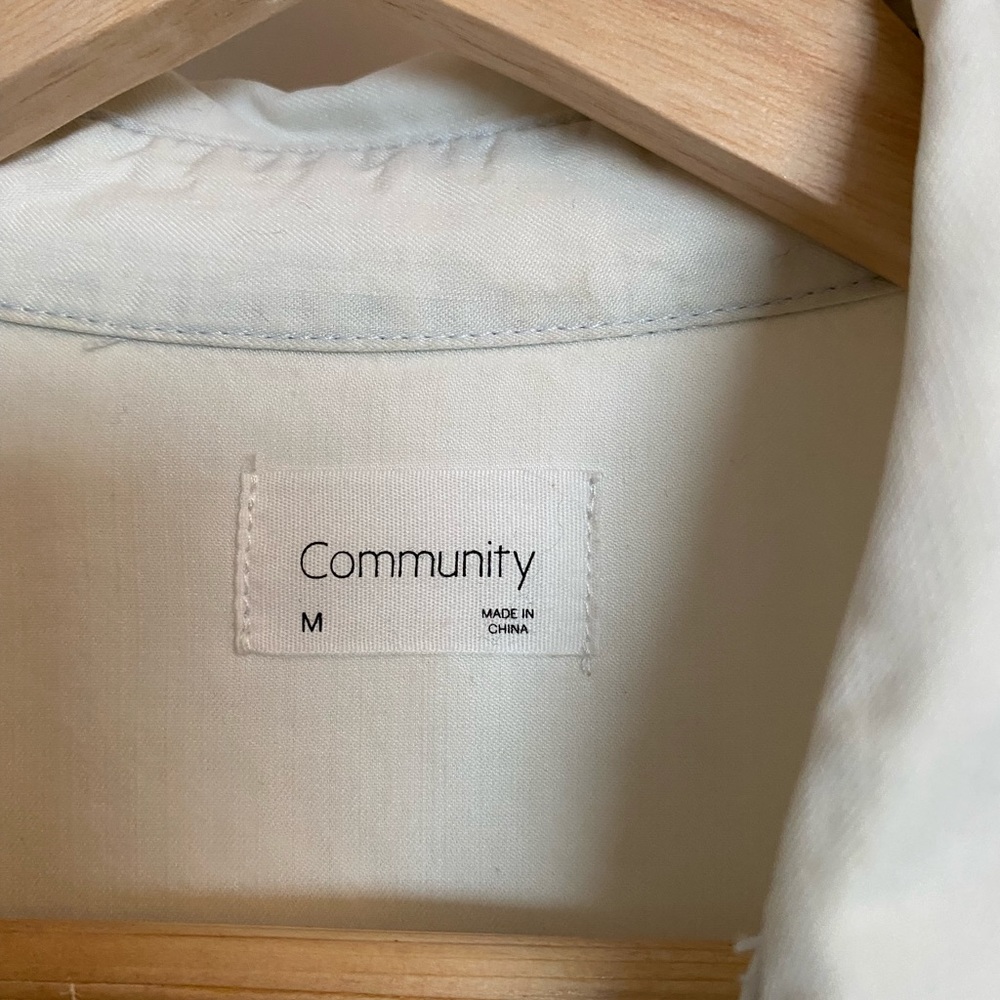 Aritzia Community medium, button down - Picture 2 of 4
